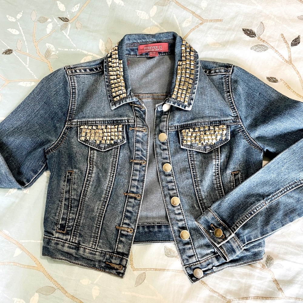 Forever 21 cropped denim jacket XS